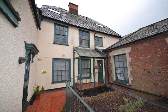 1 Bedroom Flat To Rent In Mint Court, The Mint, Exeter, EX4