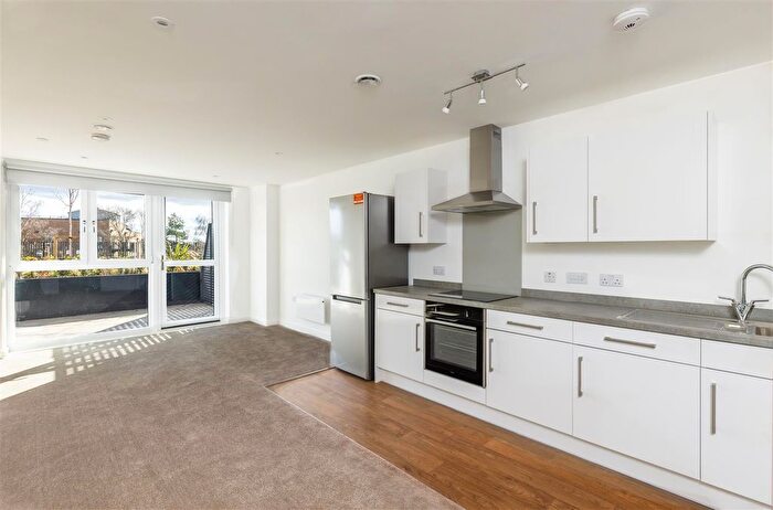 2 Bedroom Flat To Rent In Beacon Place, Bletchley, Milton Keynes, MK2