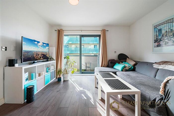 1 Bedroom Apartment To Rent In The Lockhouse, Oval Road, NW1