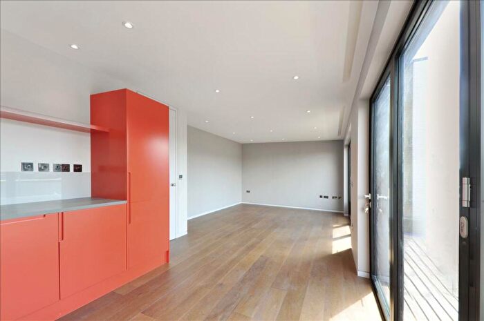 1 Bedroom Apartment For Sale In Shoreditch High Street, Shoreditch, E1
