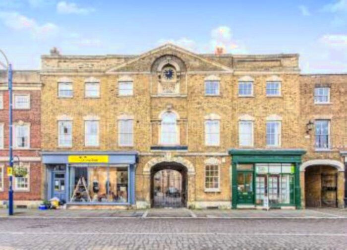 2 Bedroom Flat To Rent In Market Square, St Neots, PE19