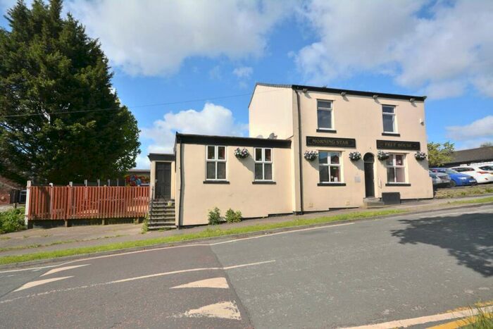 3 Bedroom Block Of Apartments To Rent In Thomas Street, Radcliffe, Manchester, M26