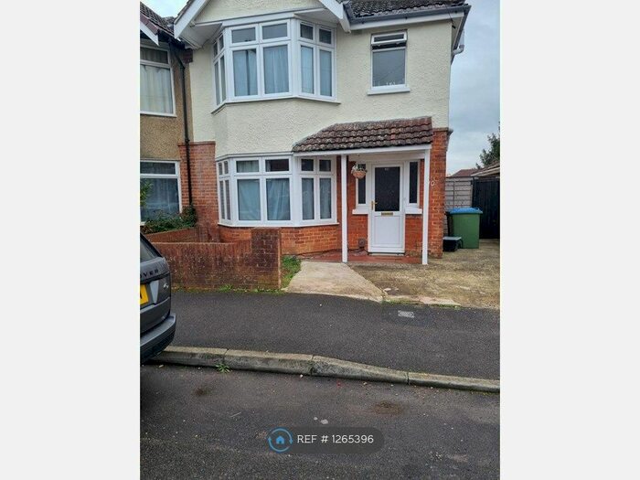 5 Bedroom Semi-Detached House To Rent In Sherborne Road, Southampton SO17