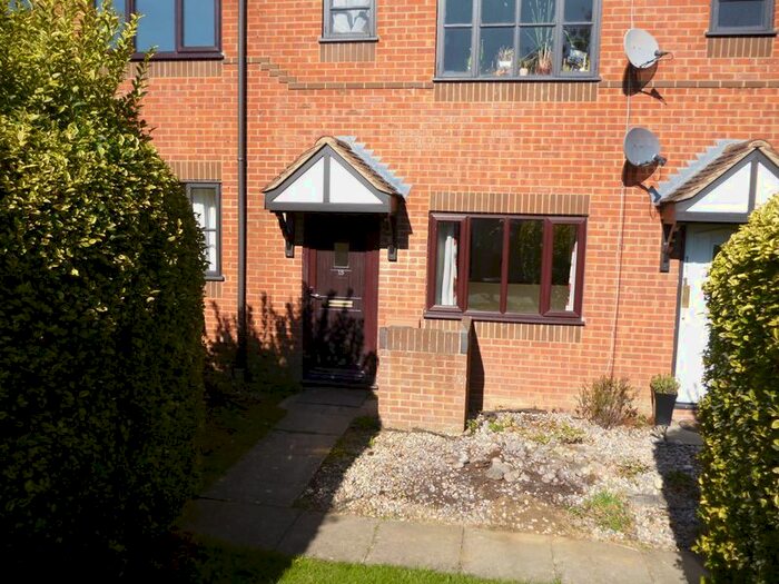 1 Bedroom Flat To Rent In Cook Close, Daventry, NN11