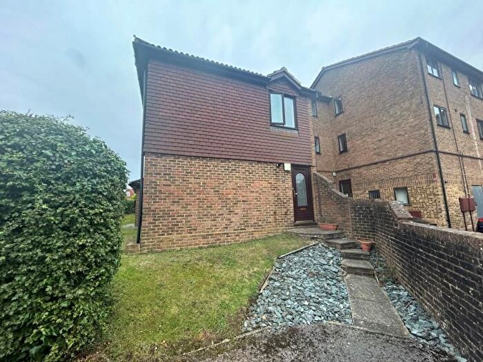 1 Bedroom Flat To Rent In Kingfisher Drive, Merrow Park, Guildford, GU4