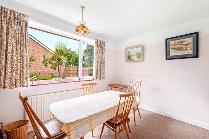 3 Bedroom Bungalow For Sale In Cliff Road, Welton, Lincoln, Lincolnshire, LN2