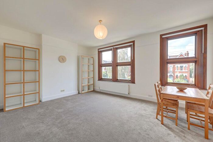 2 Bedroom Flat To Rent In Manor Park, London, SE13