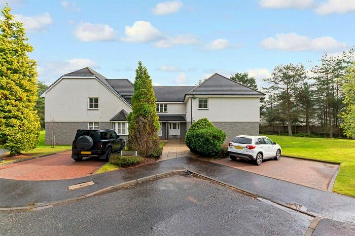 3 Bedroom Flat For Sale In Windsor Gardens, Auchterarder, PH3