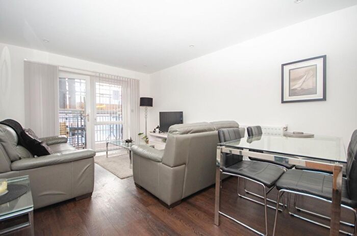 2 Bedroom Flat For Sale In Denyer Walk, Southampton, SO19