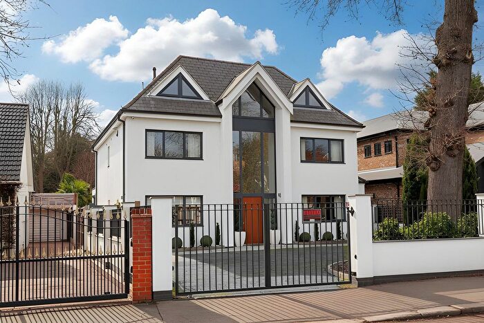 6 Bedroom Detached House For Sale In Nelmes Road, Hornchurch, RM11