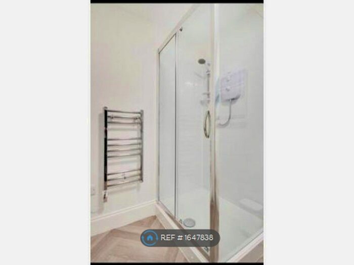 2 Bedroom Flat To Rent In Frant Road, Tunbridge Wells, TN2