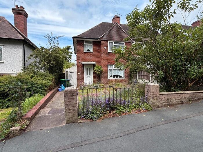 3 Bedroom Semi-Detached House For Sale In Abbey Road, Smethwick, B67