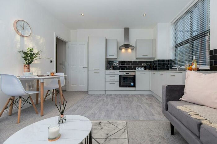 1 Bedroom Apartment To Rent In Elland Road, Leeds, LS11