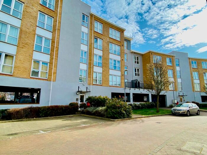 1 Bedroom Flat To Rent In Admirals Way, Gravesend, DA12