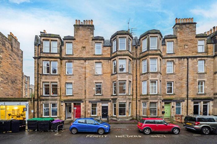 2 Bedroom Apartment For Sale In Millar Crescent, Morningside, Edinburgh, EH10