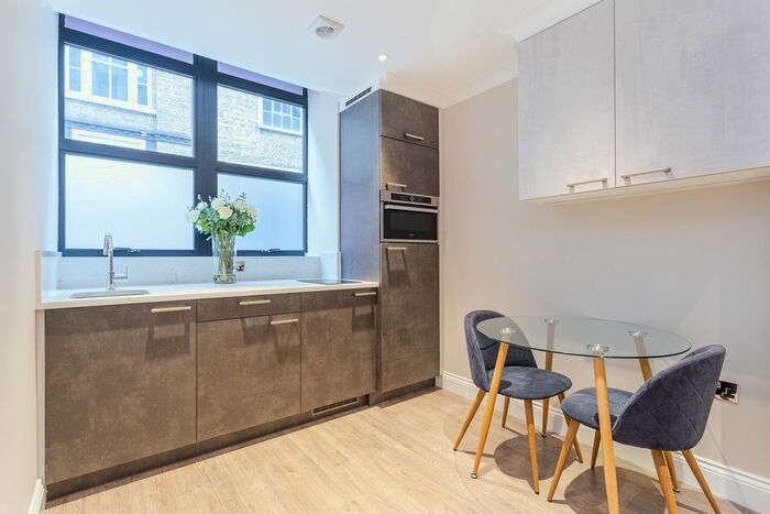 2 Bedroom Flat To Rent In Saffron Hill, London, EC1N