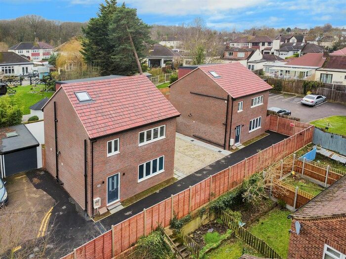 4 Bedroom Detached House To Rent In Rookwood Gardens, London, E4