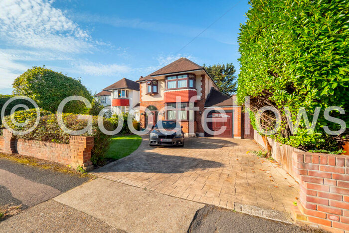 3 Bedroom Detached House To Rent In Abinger Avenue, Cheam, Surrey, SM2