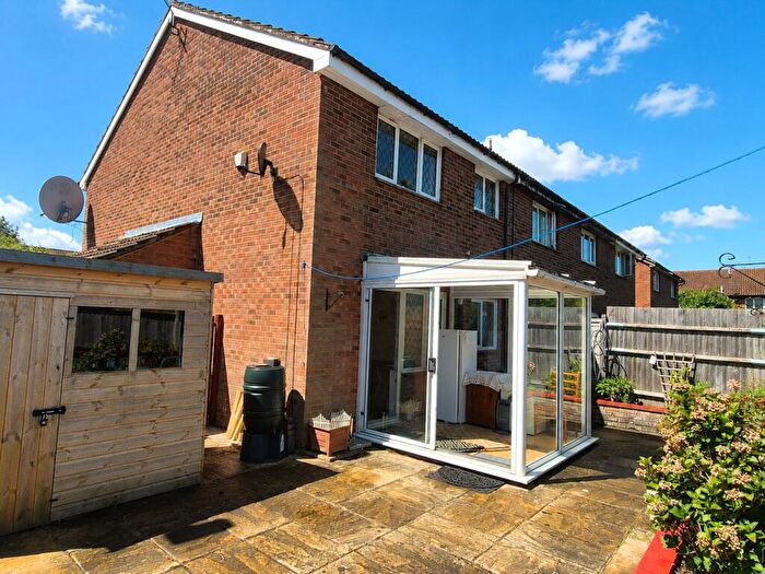 1 Bedroom House For Sale In Jarvis Close, Barnet, EN5