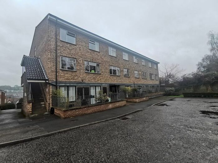 1 Bedroom Flat To Rent In Lindo Close, Chesham, HP5