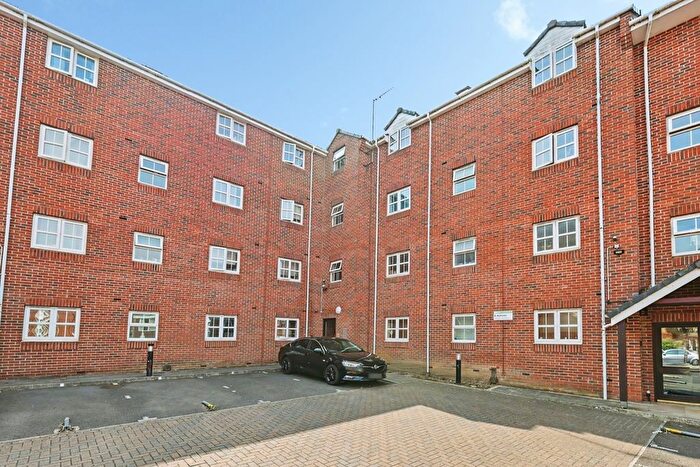 2 Bedroom Flat For Sale In St. Andrews Street, Northampton, Northamptonshire, NN1