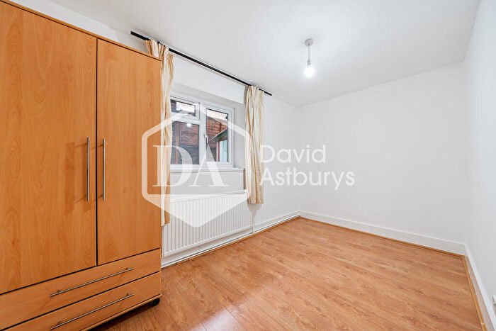 4 Bedroom Apartment To Rent In Wightman Road, Turnpike Lane, London, N8