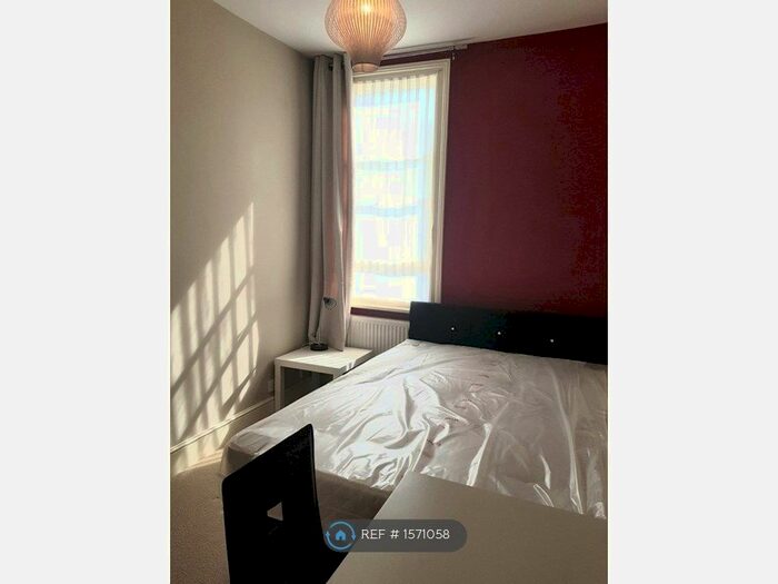 3 Bedroom Semi-Detached House To Rent In Kathleen Street, Goldthorpe, Rotherham, S63