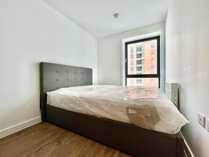 2 Bedroom Apartment To Rent In Phoenix, Saxton Lane, Leeds, LS9