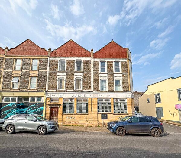2 Bedroom Flat For Sale In North Street, Bedminster, Bristol, BS3