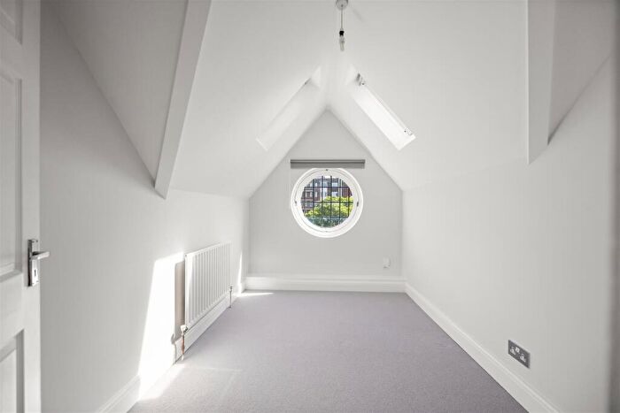 2 Bedroom Apartment For Sale In Tudor Close, Belsize Park, NW3