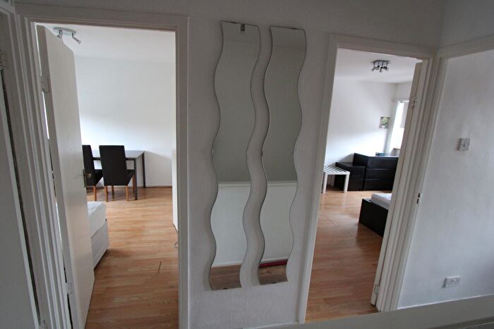 1 Bedroom Flat To Rent In Priestley Road, Mitcham, CR4