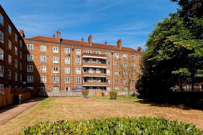 2 Bedroom Flat To Rent In Upper Clapton Road, London, E5