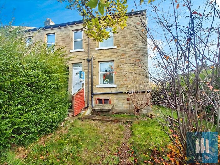 2 Bedroom End Of Terrace House To Rent In Scholes Road, Birkby, Huddersfield, HD2