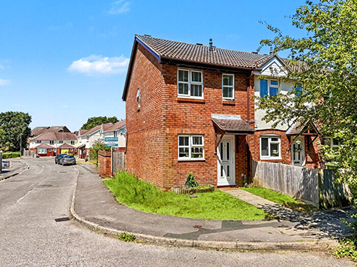2 Bedroom End Of Terrace House For Sale In Knottgrass Road, Locks Heath, Southampton, SO31