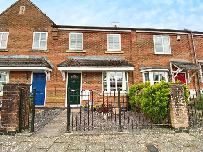 3 Bedroom Terraced House For Sale In Woodmans Croft, Aylesbury, Buckinghamshire, HP19