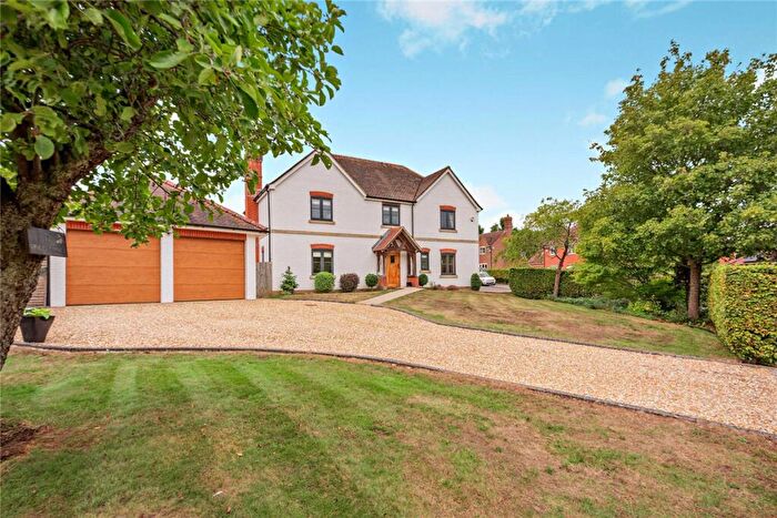 4 Bedroom Detached House For Sale In Hollycroft, Ashford Hill, Thatcham, Hampshire, RG19