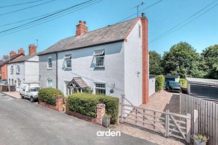 3 Bedroom Semi-Detached House For Sale In Churchfields Road, Bromsgrove, B61
