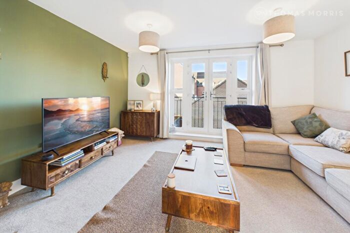 3 Bedroom Semi Detached House For Sale In Wharf Mews, Biggleswade, Bedfordshire, SG18