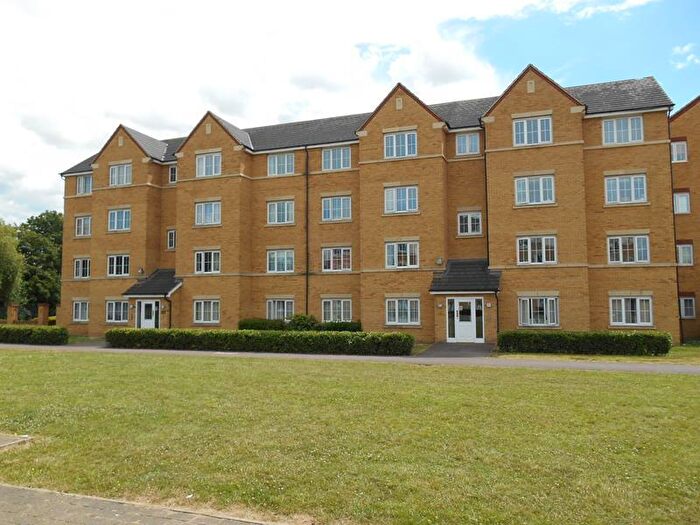 2 Bedroom Apartment To Rent In Henley Road, Bedford, MK40