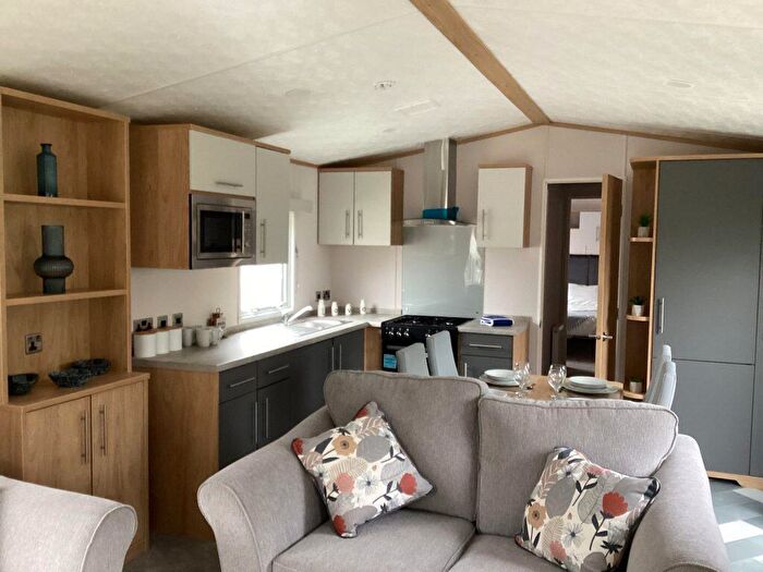 2 Bedroom Park Home For Sale In Chantry Country And Leisure Park, DL8