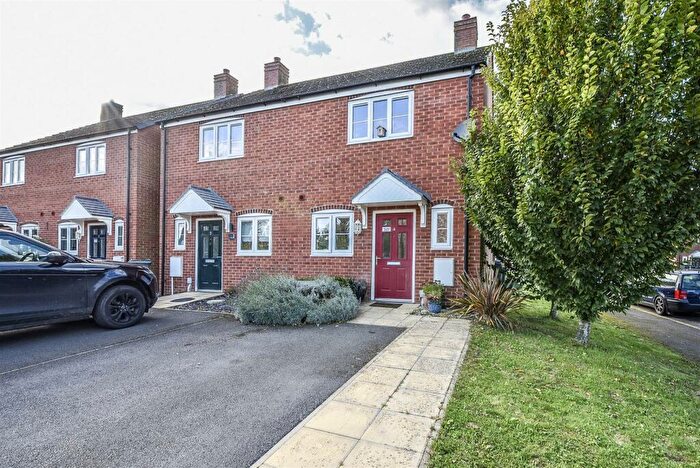 2 Bedroom Semi-Detached House For Sale In Barton Field, Cambridge, GL2