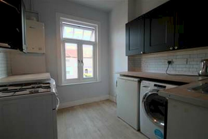 1 Bedroom Flat To Rent In Muirkirk Road, Catford, SE6