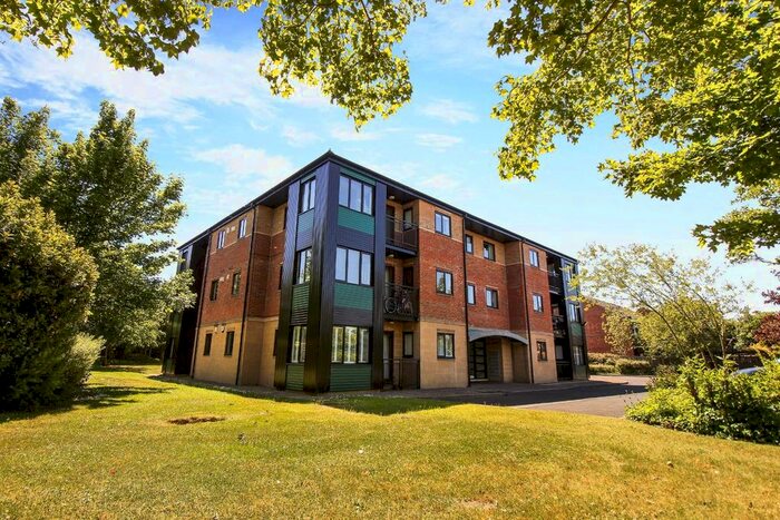 2 Bedroom Flat For Sale In Williams Park, Newcastle Upon Tyne, NE12