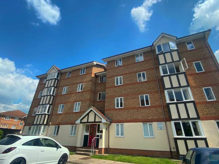 2 Bedroom Flat To Rent In Chandlers Drive, Erith, DA8