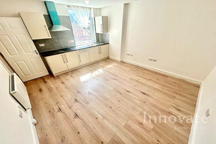 1 Bedroom Flat To Rent In Dudley Road West, Oldbury, A Spacious One Bedroom Flat, With Rear Garden, B69