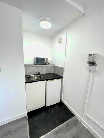 Studio To Rent In New Street, Dudley, DY1