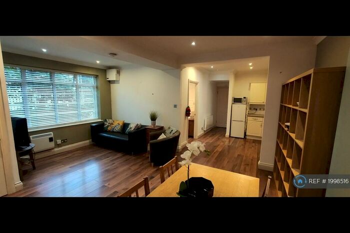 1 Bedroom Flat To Rent In A Timbrell Place, London, SE16
