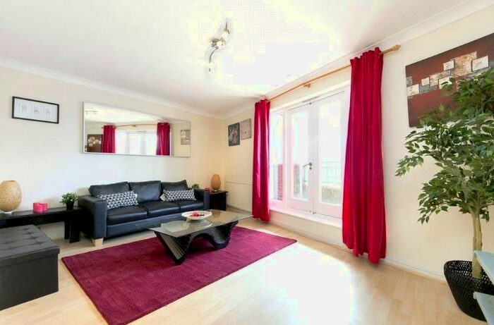 2 Bedroom Flat To Rent In Broadley Terrace, Marylebone, London, NW1