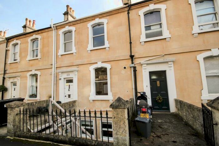 2 Bedroom Maisonette To Rent In Belgrave Crescent, BA1