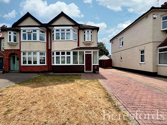 3 Bedroom Semi-Detached House For Sale In Cromer Road, Hornchurch, RM11
